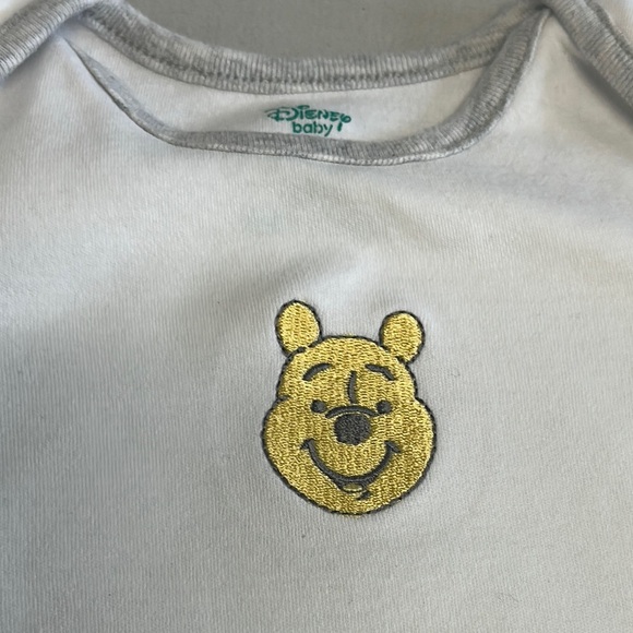 Disney - Winnie the Pooh - White and Gray Bodysuit with embroidered Winnie - Picture 4 of 4